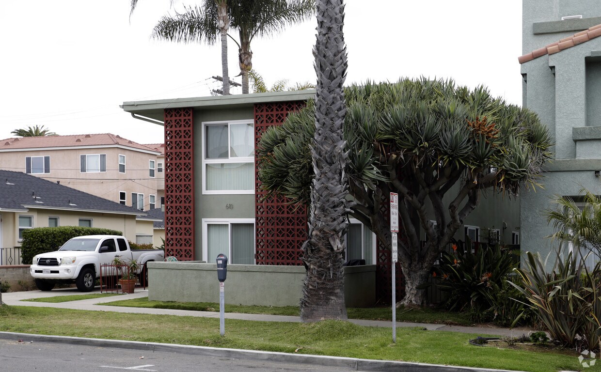 Building Photo - Garden Apartments