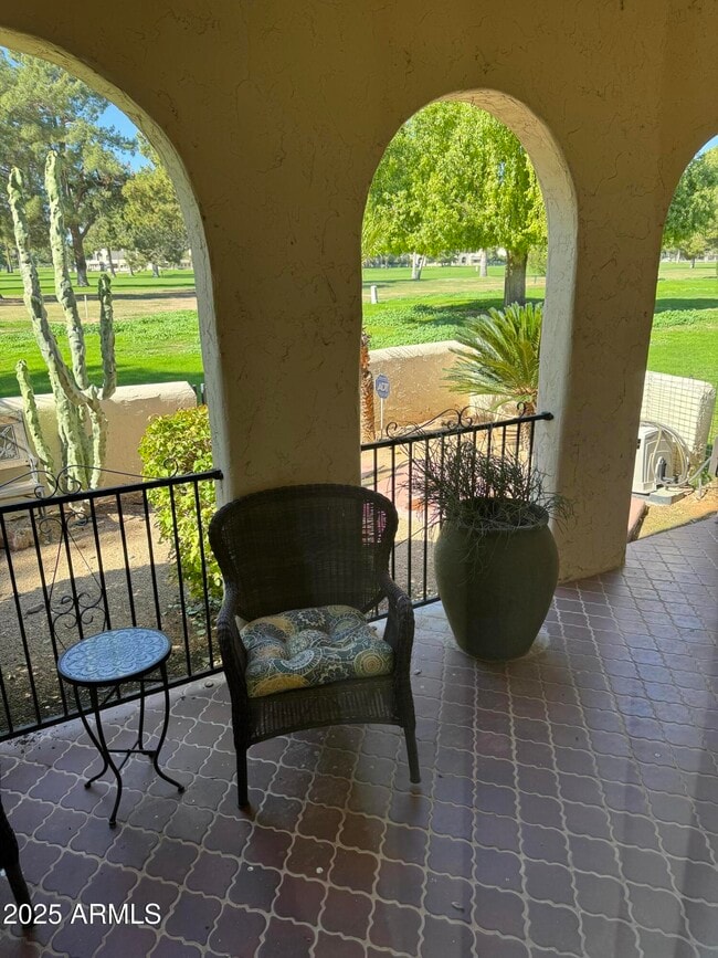 Building Photo - 1009 N Villa Nueva Dr