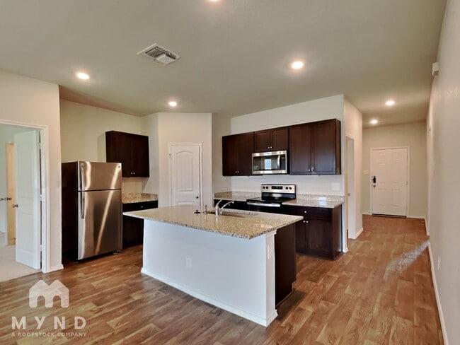 Building Photo - 916 Cinnamon Teal