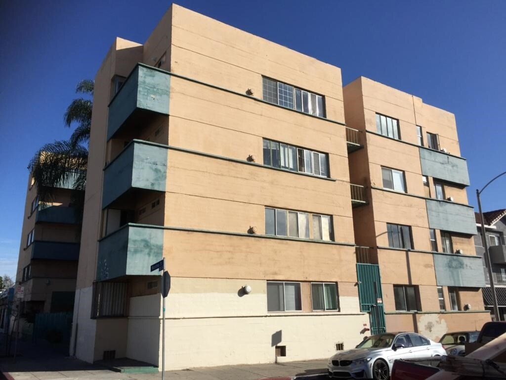 Primary Photo - Marathon Apartments