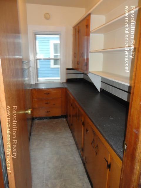 Foto del edificio - 14 Powder House Blvd