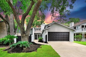 Building Photo - 20006 18th Fairway Dr