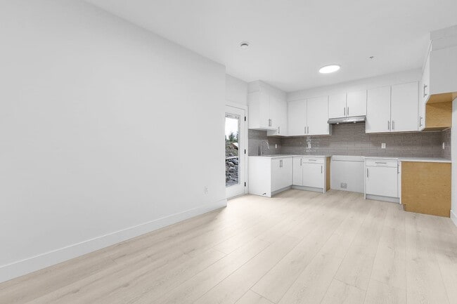 Kitchen + living - 8016 Annis Rd