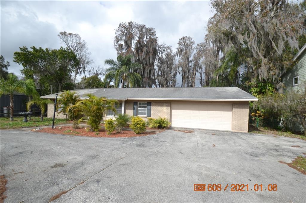 Primary Photo - 21864 Pineywood Dr