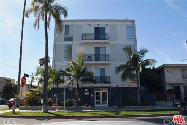 Foto del edificio - 201 N Manhattan Pl