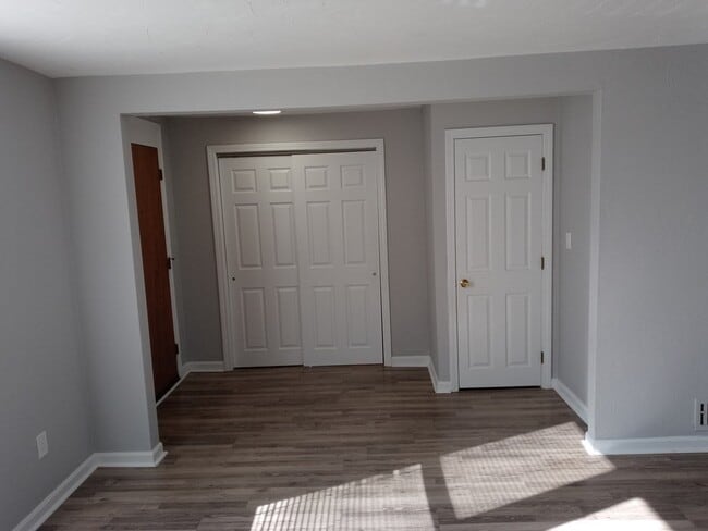 Building Photo - 15 Beulah St