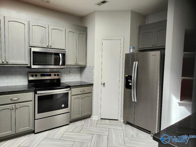 Foto del edificio - 2603 Bonnie Oaks Dr SW
