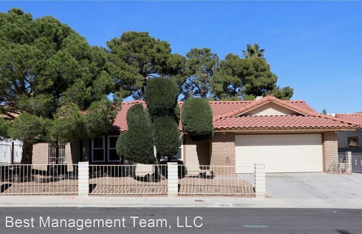 Foto principal - 4 br, 2 bath House - 8808 Pavia Dr