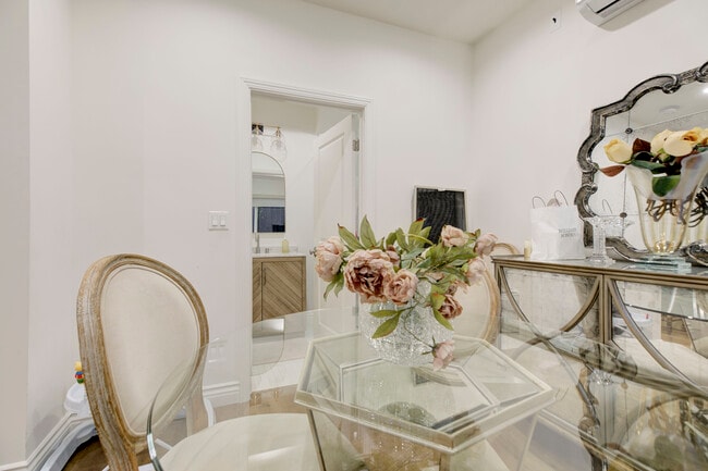 Building Photo - 5206 Goodland Ave