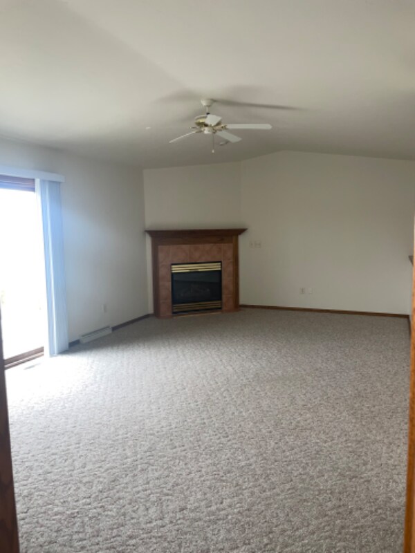 Foto del edificio - 1266 Crown Ct