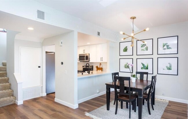 Building Photo - 2216 River Run Dr