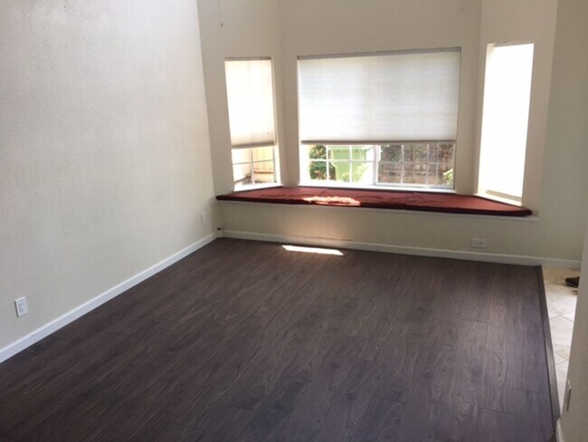 Foto del edificio - STUNNING 4BD/2BA HOME IN FREMONT CA!!!!