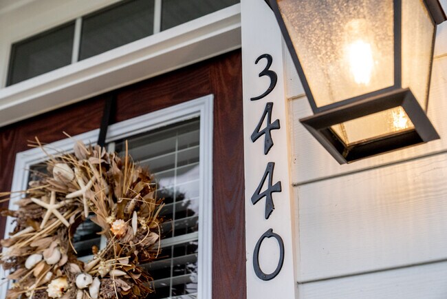 Building Photo - 3440 Crepe Myrtle Dr
