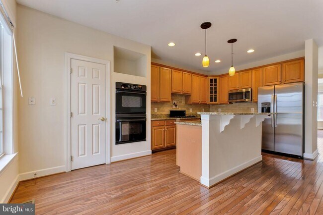 Foto del edificio - 725 Ridgemont Ave