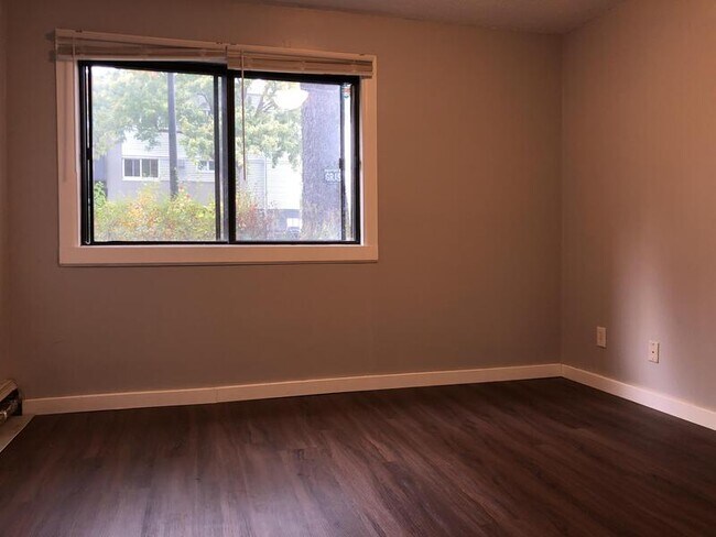 Foto del edificio - 2533 3rd Ave S