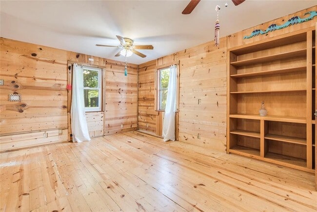 Building Photo - 501 Engelke Rd