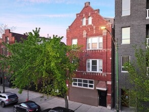 Building Photo - 1435 N Ashland Ave
