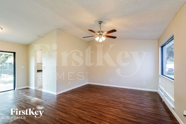 Building Photo - 1032 Ridgeway Dr