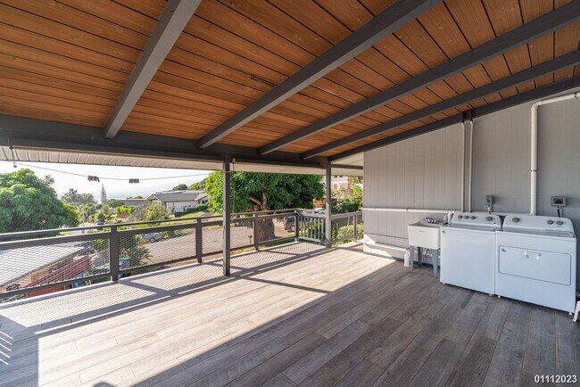 Foto del edificio - Rarely Available 3BA/2BA/2 Pkg SF in Aiea ...