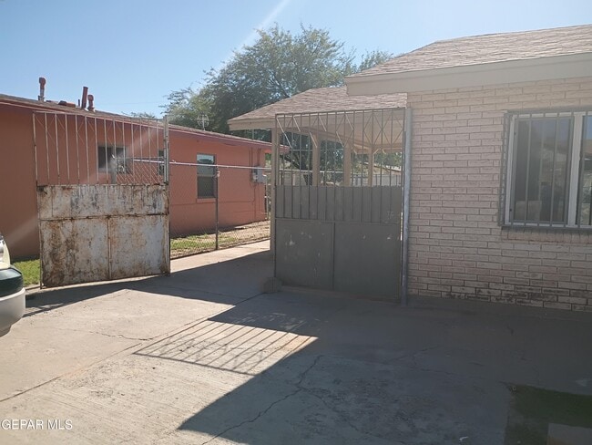 Foto del edificio - 8108 La Paloma Cir