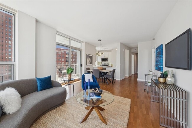 Building Photo - 330 W Grand Ave