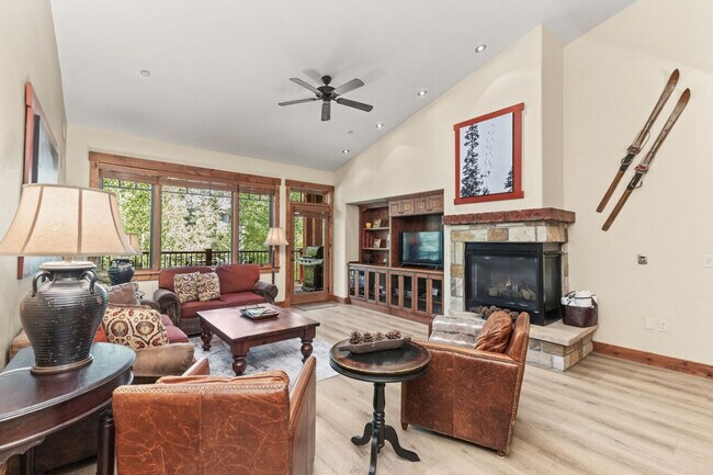 Building Photo - 2905 Mountaineer Cir
