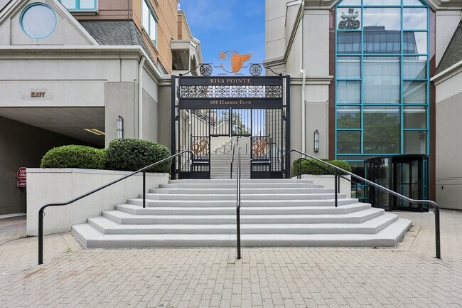 Building Photo - 600 Harbor Blvd