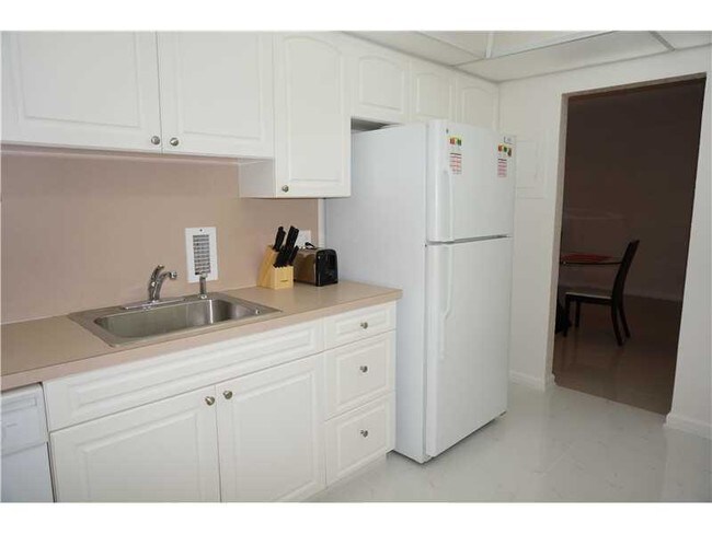 Foto del edificio - 4001S S Ocean Dr