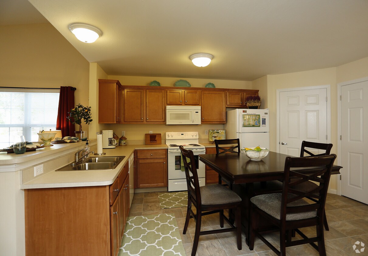 Redwood Danville Apartments in Danville, IN