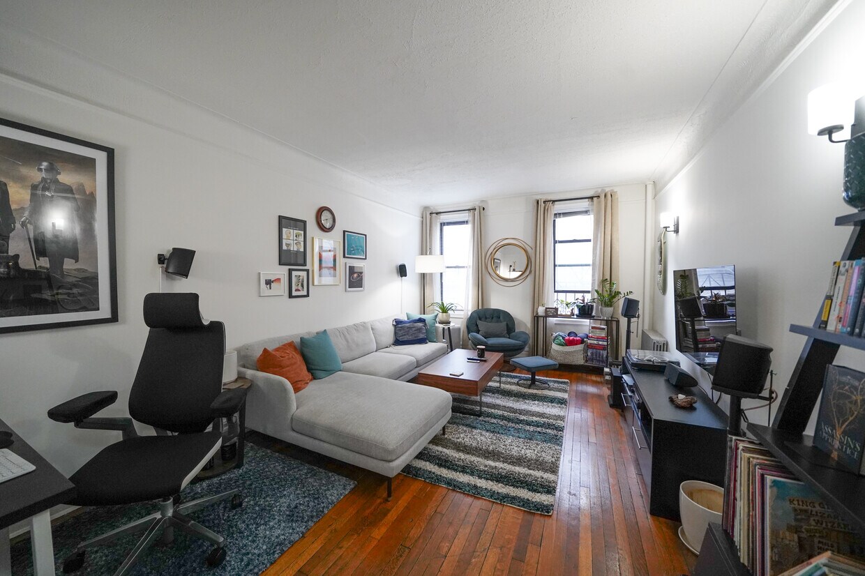 3226 33rd St Unit 1, Astoria, NY 11106 Apartments in Astoria, NY