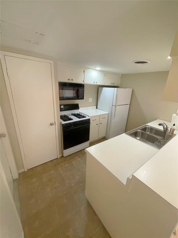 Building Photo - 4319 Bettis Dr