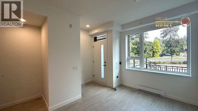 Building Photo - 938 Lytton St