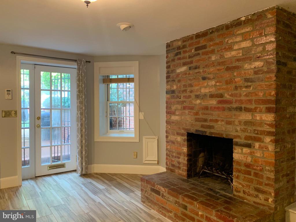 Primary Photo - 643 E St NE