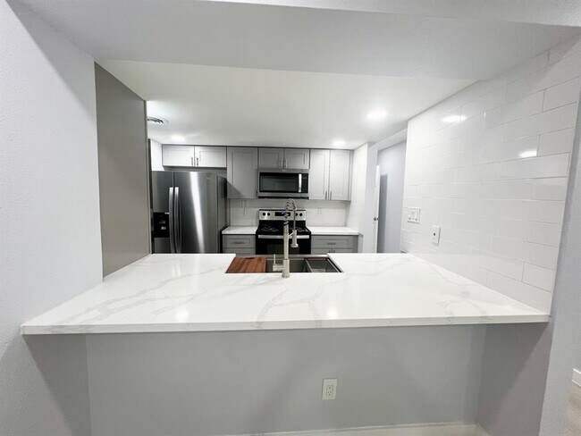 Building Photo - 12633 Memorial Dr