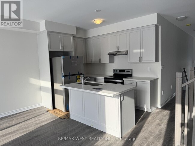 Building Photo - 111 Watts Mews