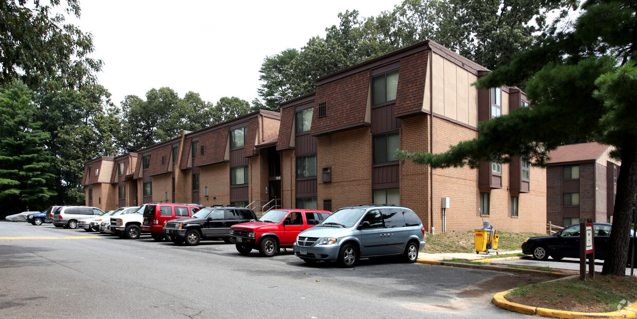 Primary Photo - Tall Pines Apartments