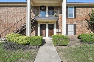 Building Photo - 4022 Ridglea Country Club Dr