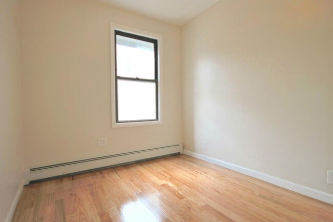 Foto del edificio - 557 Lorimer St