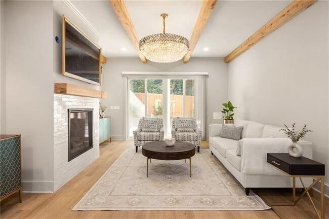 Building Photo - 722 Lakeview Ave NE