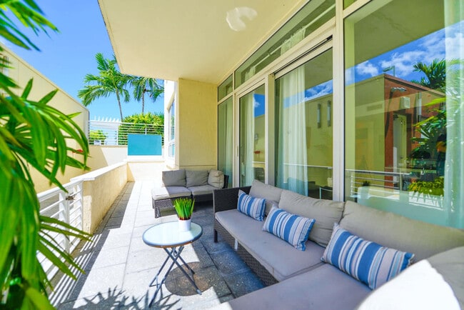 Building Photo - 3250 NE 1st Ave