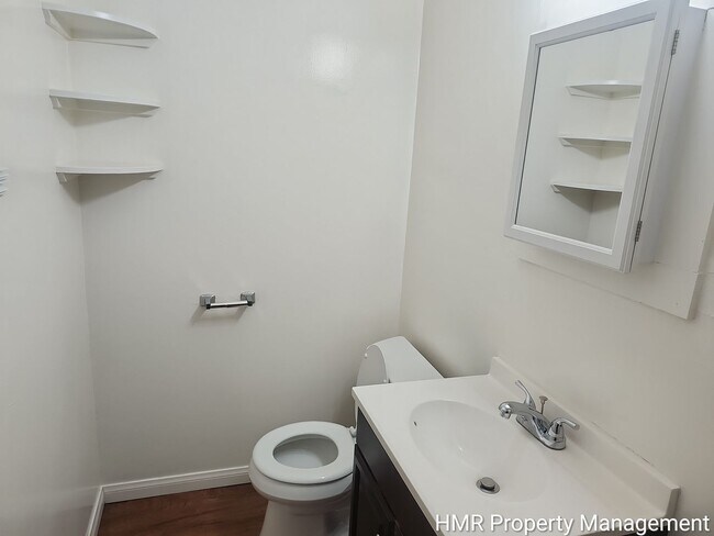 Foto del edificio - S - Ontario- E St/ Plum St.