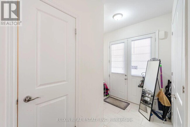 Building Photo - 59 Lola Cres