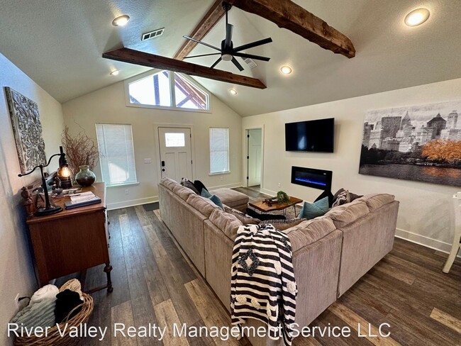 Building Photo - 3 br, 2 bath House - 7062 Hwy 64 W #41