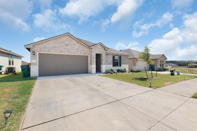 Foto del edificio - 1321 Lindsey Dr