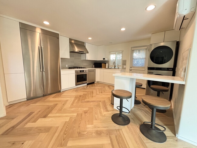 Foto del edificio - 132 Gerona Ave