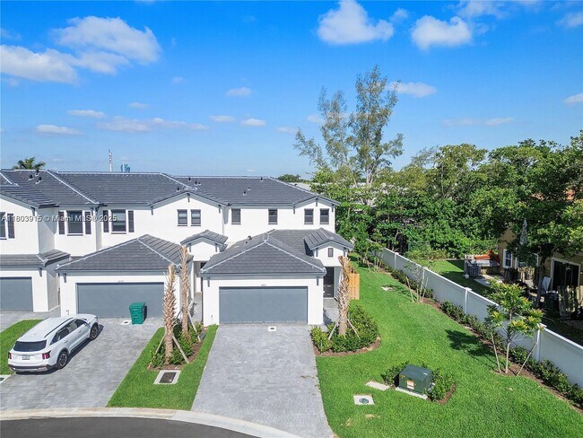 Foto del edificio - 4901 Oakmont Dr