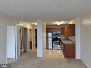 Building Photo - 5225 Pooks Hill Rd