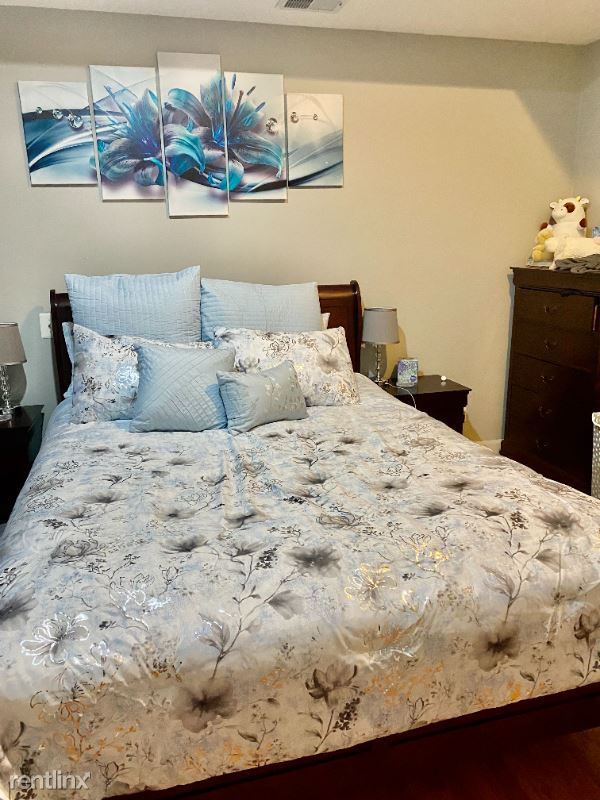 Building Photo - 1 br, 1 bath Townhome - 24 Terra Cotta Cir