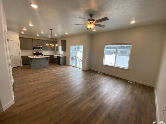 Foto del edificio - 12863 S Quail Lake Dr