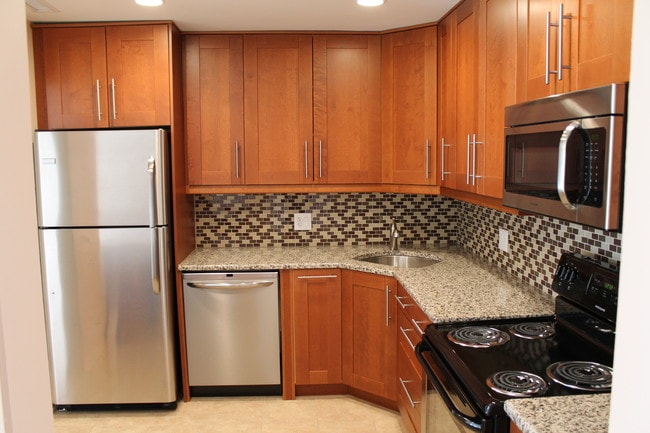 Building Photo - 1112 Castilian Ct